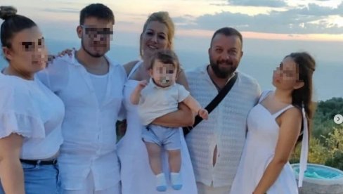 SUPRUGA I DECA U BELOM: Naš muzičar sa porodicom u Crnoj Gori - Ne mogu biti skladniji (FOTO)