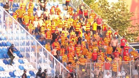 POLJSKI NAVIJAČI RASPAMETILI SRBE: Ovo su uradili posle utakmice Novi Pazar - Jagjelonja (FOTO)