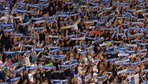 BOSNA U ČUDU: Navijači iz Srbije došli da navijaju za Bosnu i Hercegovinu protiv Austrije u borbi za Mundijal (FOTO)