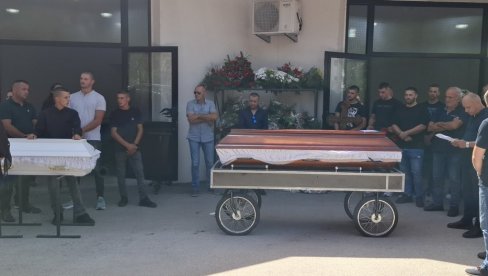 ZAŠTO ŽIVKO? Dve porodice sahranile najmilije Vujović: Dal` da budemo ljuti ili tužni jer znamo kakav si bio