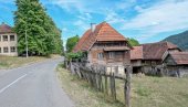 ДОЊИ ЖИРОВАЦ НА БАНИЈИ: Некада село вредних домаћина, а данас, 30 година после Олује у њему живи 19 Срба (ФОТО)