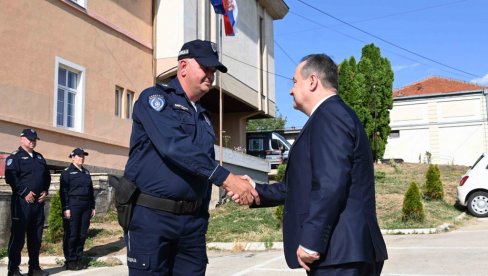 100 DANA VLADE Dačić obišao policijsku stanicu u Knjaževcu: MUP će nastaviti da ulaže u opremu, obuku