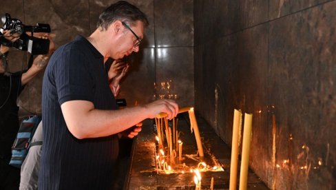 VUČIĆ OBIŠAO MANASTIR TUMANE: Našem narodu je važan mir (VIDEO)