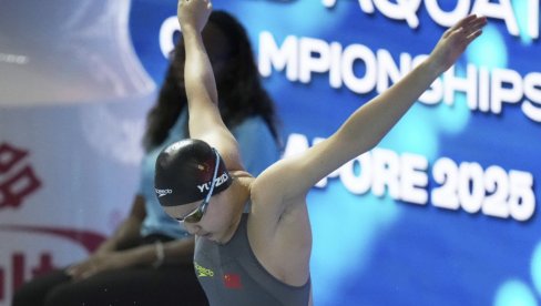ČUDO NA SVETSKOM PRVENSTVU! Ova 12-godišnja devojčica prvo je doplivala do finala, a u njemu - novi podvig!