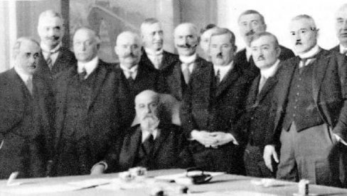 ГЕНЕРАЛ КРОЈИ СУДБИНУ СРПСКИХ ПОЛИТИЧАРА: Савременици Петра Живковића су тврдили да он држи у рукама и краља Александра и читаву земљу