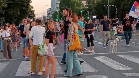 ГРЕТА ТУНБЕРГ СА БЛОКАДЕРИМА РУШИ СРПСКУ ДРЖАВУ: Хвалила Шиптаре, а онда дошла у Београд