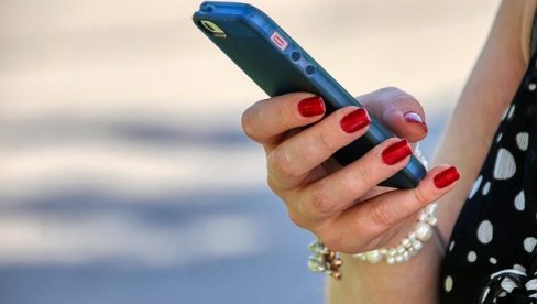 АКО ВАМ СТИГНЕ ОВА ПОРУКА, НЕ ОТВАРАЈТЕ: Грађани на мети преваре - Путеви Србије упозоравају