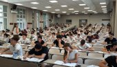 ФИЗИКУ НЕМА КО ДА СТУДИРА: На већини факултета у Београду остало много слободних места, неки расписали додатни рок