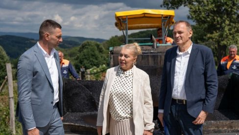 СОФРОНИЈЕВИЋ: Настављамо да улажемо у путну инфраструктуру и побољшавамо живот грађана