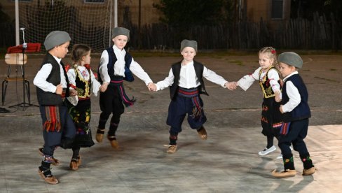“KORACI TRADICIJE“: U Troponju i Mačevcu