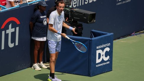 AMERI BRUTALNO KAZNILI RUSA! Danil Medvedev mora debelo da plati zbog divljanja na Ju-Es openu