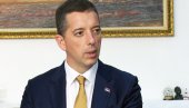 ЂУРИЋ ОДГОВОРИО ШИДЕРУ: Кад себи узима за право да коментарише унутрашње прилике у Србији, нека онда осуди и паљење просторија СНС