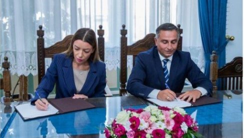 УГОВОРЕНА ИЗГРАДЊА МАГИСТРАЛНОГ ВОДОВОДА ОД СУБОТИЦЕ ДО ТАВАНКУТА   Спас за три насељена места