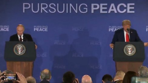 ПУТИН И ТРАМП СЕ ОБРАТИЛИ НАКОН САСТАНКА НА АЉАСЦИ: Конструктивни разговори - Лидери желе мир (ФОТО)