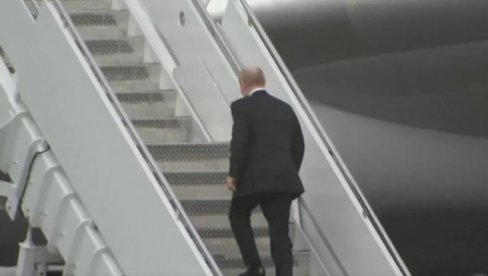 ПУТИН СЕ УКРЦАО НА АВИОН: Отишао са Аљаске (ВИДЕО)