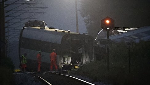 ИМА МРТВИХ У ЖЕЛЕЗНИЧКОЈ НЕСРЕЋИ У ДАНСКОЈ: Више од двадесет људи повређено након што је воз ударио у цистерну и искочио из шина