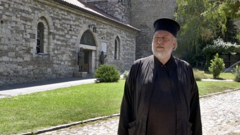 НА УДАРУ ЦРКВА И ПАТРИЈАРХ: Лажи о тајном потписивању темељног уговора са Приштином најпрљавија медијска кампања, каже Велибор Џомић