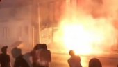 USTAŠE U VALJEVU ZAPALILE STAMBENU ZGRADU! Hoće da spale žive ljude kao ukronacisti u Odesi! (VIDEO)