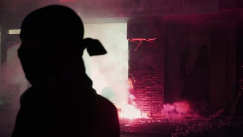 BLOKADERI MU POLUPALI I ZAPALILI KAFIĆ U VALJEVU Oglasio se vlasnik: Nisam član SNS, ako je neko hteo da zavadi narod - uspeo je!