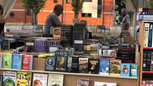 САЈАМ КЊИГА У ИСТОЧНОМ НОВОМ САРАЈЕВУ: КЊИЖЕВНИ СУСРЕТИ, ПРОМОЦИЈЕ И БОГАТ КУЛТУРНИ ПРОГРАМ