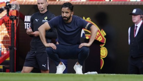 ДОКЛЕ ВИШЕ ОВО БЛАМИРАЊЕ? Јунајтед је пао на прениске гране и неко мора да одогвара за то