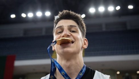 ŠPANCI GLEDAJU I NE VERUJU! Srbin sa 16 godina ispisao istoriju Barselone