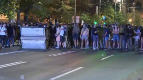 KO NAM SPREMA KRVAVU JESEN?