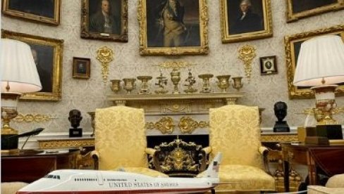 РАТ ЦРВЕНИХ И ПЛАВИХ  ТРЕСЕ АМЕРИКУ: Бела кућа оптужила демократе да су селективно објавили Епстајнове мејлове како би нашкодили Трампу