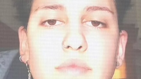 OBOŽAVA ALBANIJU I HRVATSKU, A LOMI PO SRBIJI: Ana Hebar je blokaderka koja je uništavala prostorije SNS na Paliluli (FOTO)