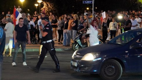 OTELI SU NAM NORMALAN ŽIVOT: Građani na društvenim mrežama masovno dele video protiv blokada (VIDEO)