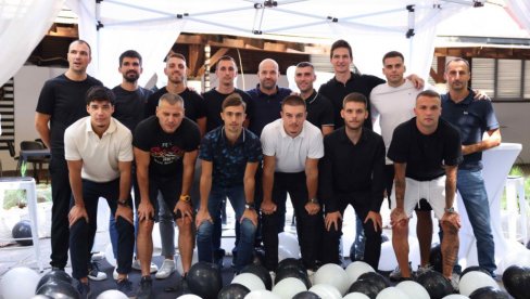 ФУТСАЛЕРИ ПАРТИЗАНА СЕ ВРАЋАЈУ! Нова сезона почела великом црно-белом журком