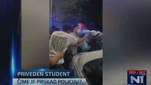 EVO ZBOG ČEGA JE PRIVEDEN BLOKADER: Prskao policiju tečnošću (VIDEO)