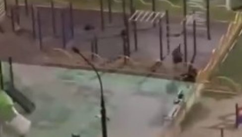 (УЗНЕМИРУЈУЋИ ВИДЕО) Инфлуенсер у покушају брутално претукао девојку