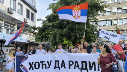 СТАРА ПАЗОВА ЈЕ УСТАЛА ПРОТИВ БЛОКАДА: Грађани желе назад нормалан живот који им је одузет (ФОТО/ВИДЕО)