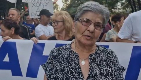 БОРИМО СЕ ЗА БОЉУ БУДУЋНОСТ Грађани Инђије подржали скуп против блокада (ВИДЕО)