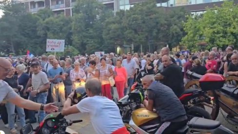 BAJKERI U KIKINDI USTALI PROTIV BLOKADA! I oni izašli na ulice (VIDEO)