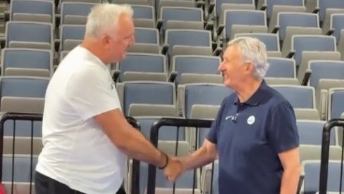 КАКАВ СУСРЕТ ПРЕД МЕЧ СРБИЈА - СЛОВЕНИЈА: Саша Дончић дошао не тренинг орлова и попричао са Пешићем (ВИДЕО)