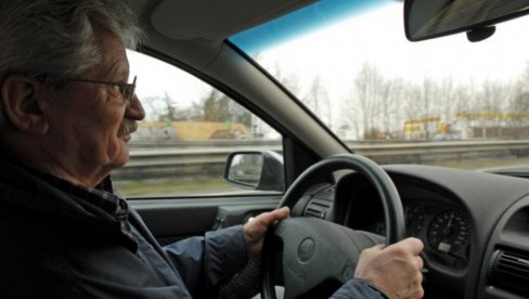 OVA ČETIRI DOKUMENTA MORATE DA IMATE U AUTOMOBILU: Jedan nikako ne ostavljate kada izađete iz vozila