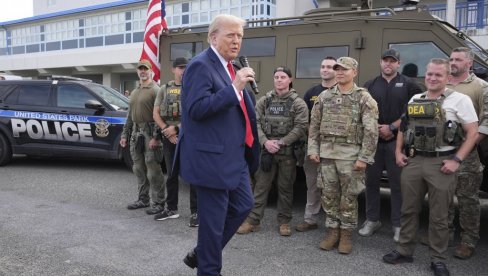 (ВИДЕО) НОВИ ШЕРИФ ЈЕ У ГРАДУ Трамп кренуо у патролу: Води војску и полицију улицама Вашингтона (ФОТО)
