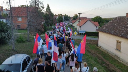 МОЋНЕ СЛИКЕ ИЗ ВЛАДИМИРАЦА: Србија је устала против блокада (ФОТО)