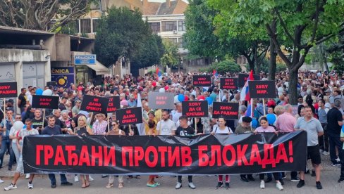 МОЋНИ ПРИЗОРИ: Сремска Митровица устала против блокада (ФОТО) (ВИДЕО)