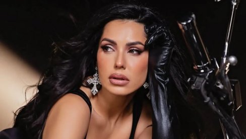 СУСРЕТ У СКЕНДЕРИЈИ: Тања Савић ове јесени певаће у Сарајеву (ФОТО)