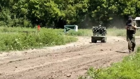 RUSKA ARMIJA PREDSTAVILA „MINI-SOLNCEPEK“: Lanser termobaričnih raketa nalik TOS-1A ali u vidu drona! (VIDEO)