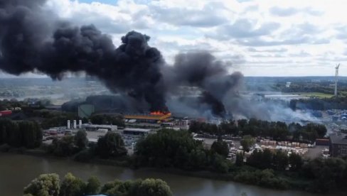 ВИШЕ МРТВИХ У ЕКСПЛОЗИЈИ У СКЛАДИШТУ У ХАМБУРГУ: У блокади ауто-пут А1 (ФОТО/ВИДЕО)