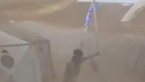 HAOS NA NAJPOZNATIJEM FESTIVALU NA SVETU: Aerodrom u totalnom kolapsu -  peščana oluja prekrila cele gradove (VIDEO)