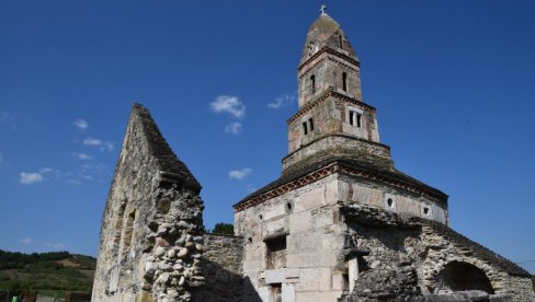 NAJSTARIJI HRAM U TRANSILVANIJI OSLIKALI SRBI: Jedinstvena pravoslavna crkva u  rumunskom selu Densuš kandidovana za listu UNESKO