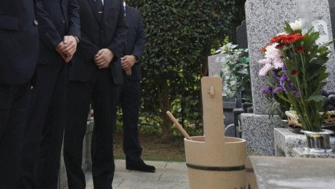 УЖАС! Умро због грешке полиције, челници дошли на гроб да се извине, а онда је ДОШЛА ПОРОДИЦА