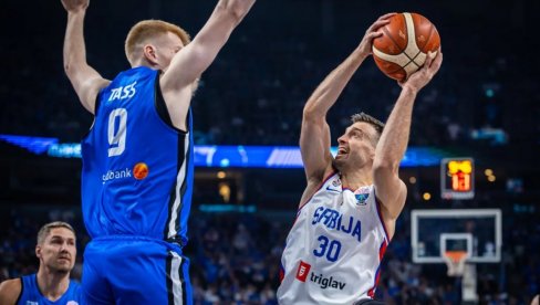 ПОЛИТИЧКА ПРОВОКАЦИЈА НА МЕЧУ СРБИЈА - ЕСТОНИЈА! Ево шта су урадили естонски навијачи (ФОТО)