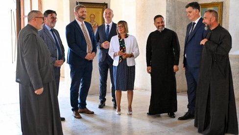 ПОКРАЈИНСКА ВЛАДА ПОМАЖЕ ОБНОВУ ХРАМА СВЕТОГ САВЕ У ТИВТУ: Маја Гојковић у радној посети црногорској општини