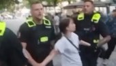 УХАПШЕНА ДЕВОЈЧИЦА (14): Немачка полиција не толерише дивљање на протестима (ВИДЕО)